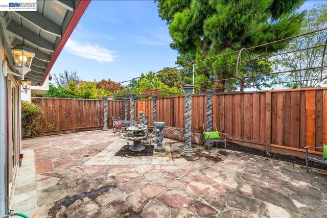 5168 Dryden Ct, Newark, CA 94560