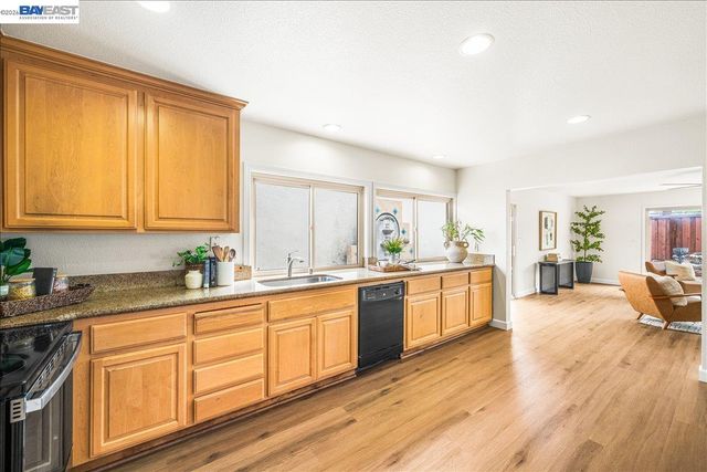 5168 Dryden Ct, Newark, CA 94560