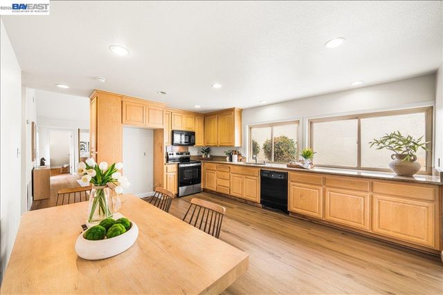 5168 Dryden Ct, Newark, CA 94560