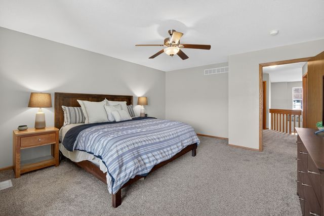 9265 Greenspire Drive 15, West Des Moines, IA 50266