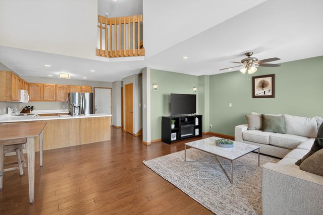 9265 Greenspire Drive 15, West Des Moines, IA 50266