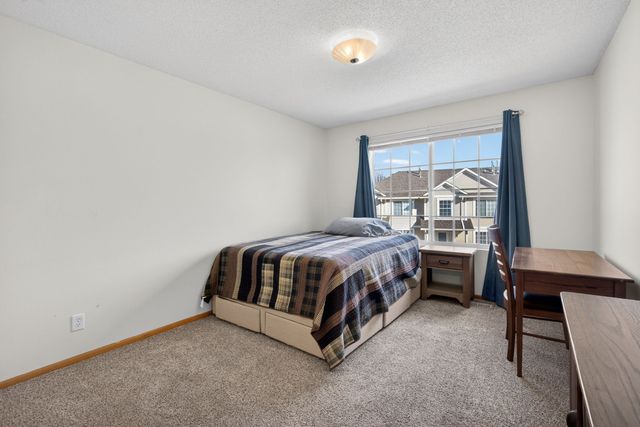 9265 Greenspire Drive 15, West Des Moines, IA 50266