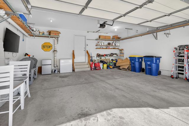 9265 Greenspire Drive 15, West Des Moines, IA 50266