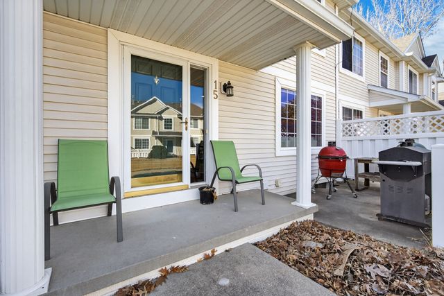 9265 Greenspire Drive 15, West Des Moines, IA 50266