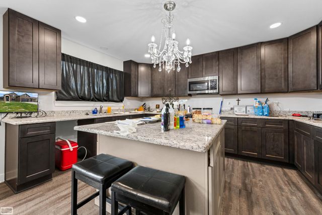 43253 Sams Lane, Chesterfield Twp, MI 48047
