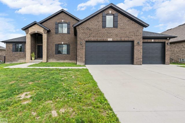 43253 Sams Lane, Chesterfield Twp, MI 48047