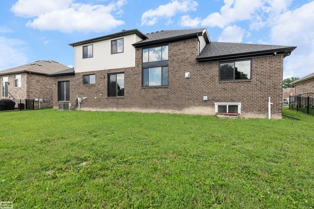 43253 Sams Lane, Chesterfield Twp, MI 48047