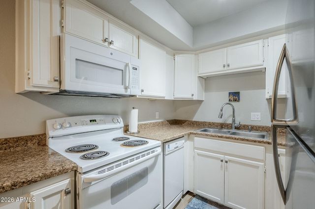 17 E RUTH Avenue 303, Phoenix, AZ 85020