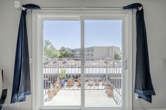 17 E RUTH Avenue 303, Phoenix, AZ 85020