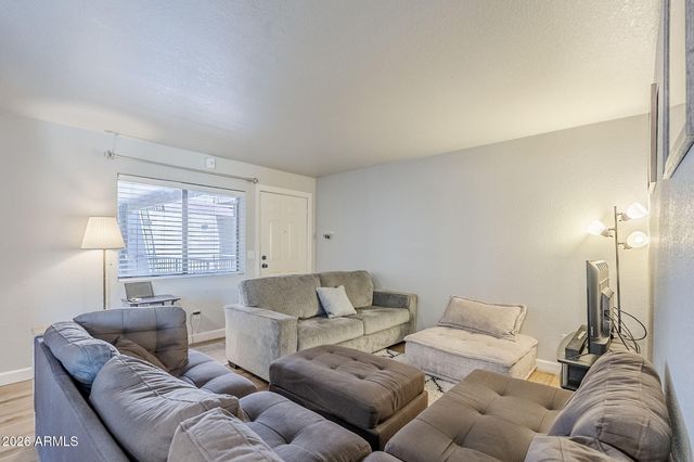 17 E RUTH Avenue 303, Phoenix, AZ 85020