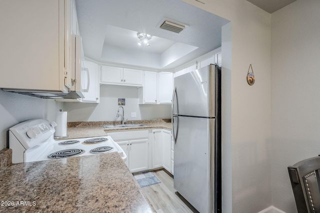 17 E RUTH Avenue 303, Phoenix, AZ 85020