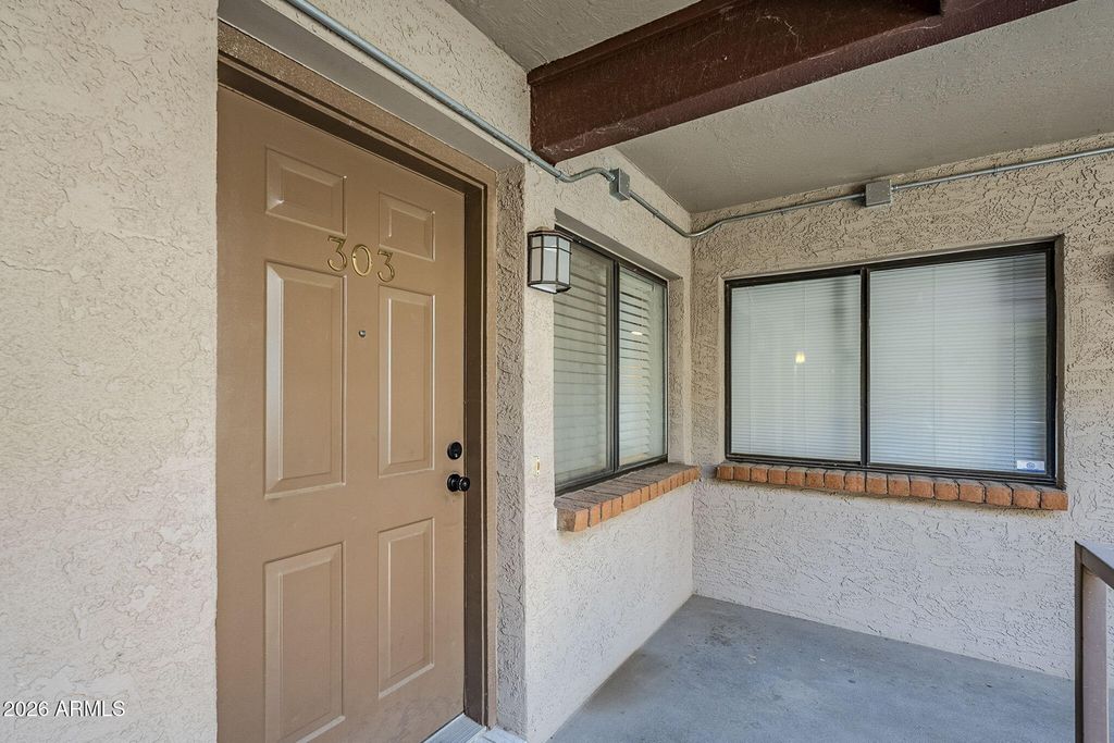 17 E RUTH Avenue 303, Phoenix, AZ 85020 — photo 3