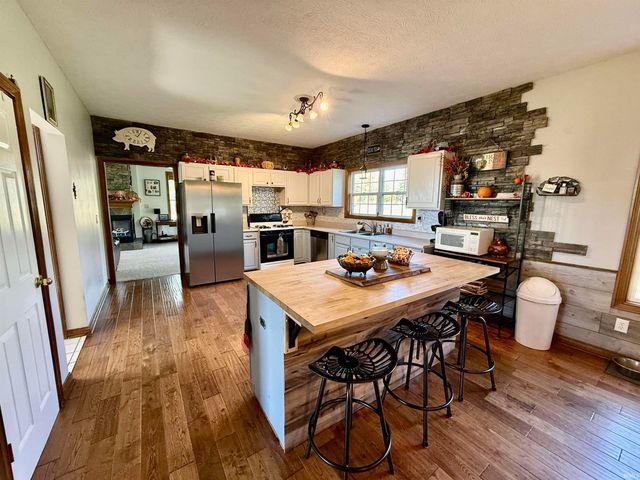 5192 E Rocklane Road, Greenwood, IN 46143