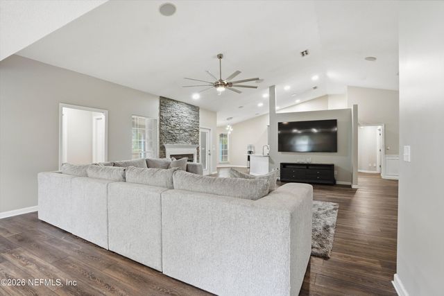 14520 BRADDOCK Road, Jacksonville, FL 32218