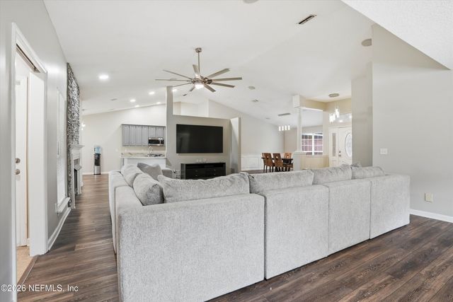 14520 BRADDOCK Road, Jacksonville, FL 32218