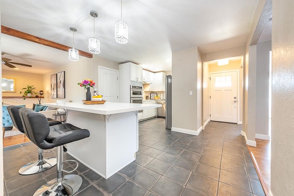 Image 10 of property listing at 32409 Elizabeth Way, Union City, CA 94587