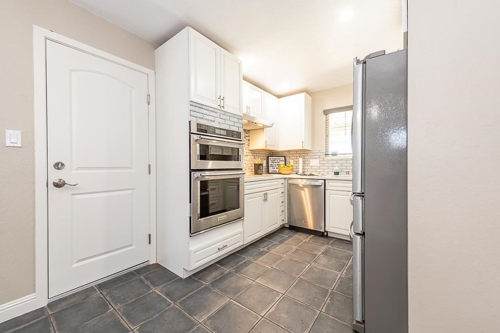 Image 13 of property listing at 32409 Elizabeth Way, Union City, CA 94587