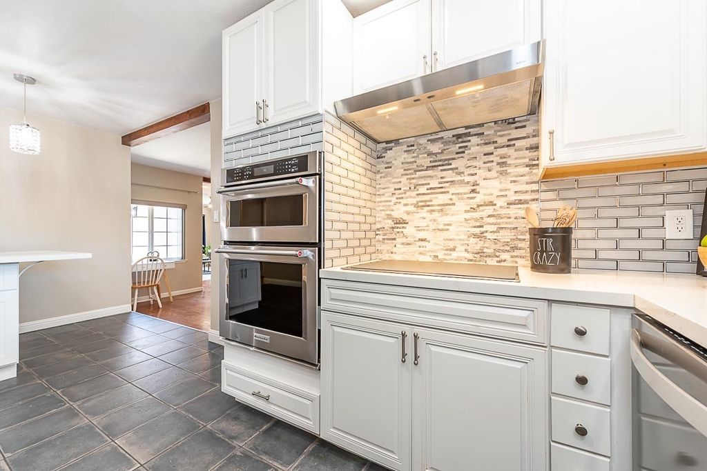 Image 14 of property listing at 32409 Elizabeth Way, Union City, CA 94587