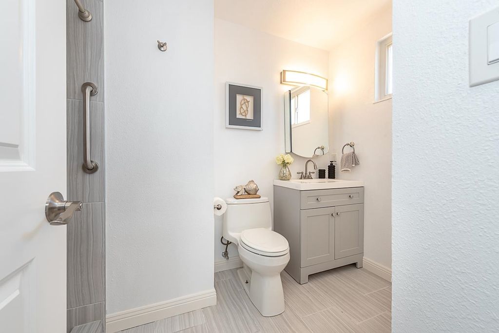 Image 43 of property listing at 32409 Elizabeth Way, Union City, CA 94587