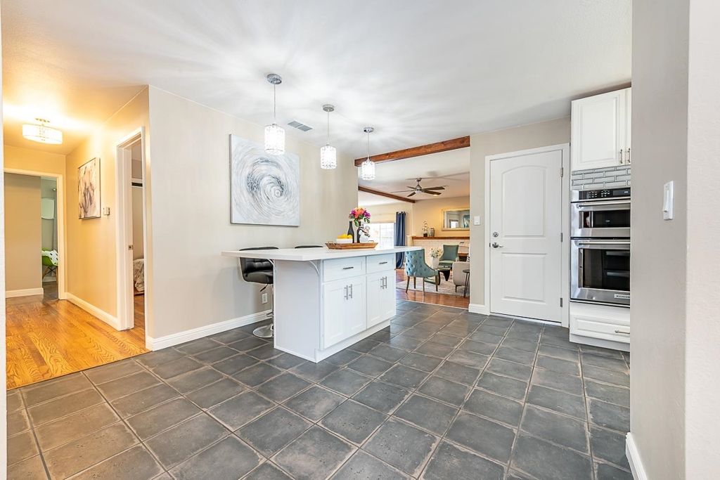 Image 9 of property listing at 32409 Elizabeth Way, Union City, CA 94587