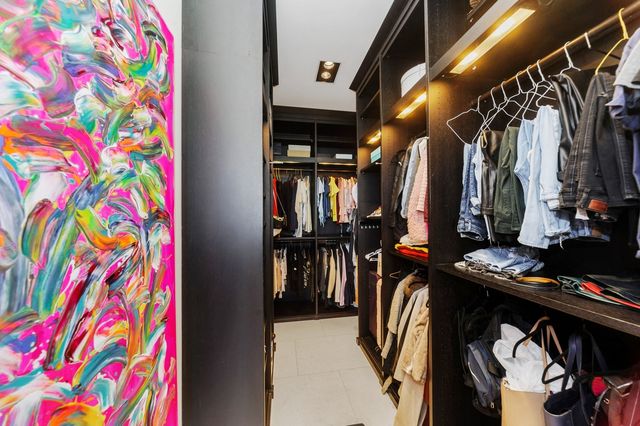 500 W Superior Street 2704, Chicago, IL 60654