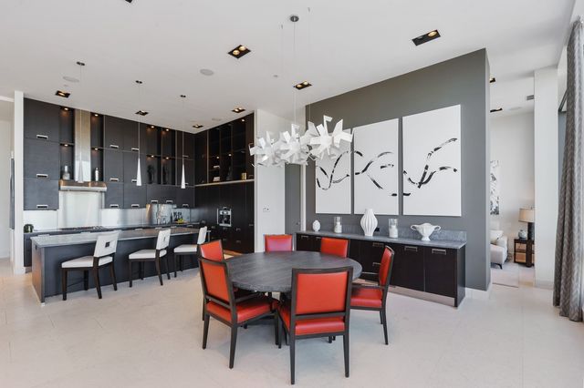 500 W Superior Street 2704, Chicago, IL 60654