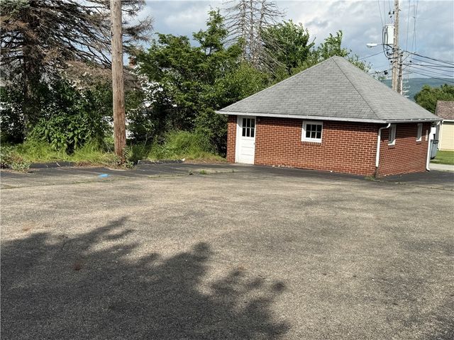 313 Morgantown St, Uniontown, PA 15401