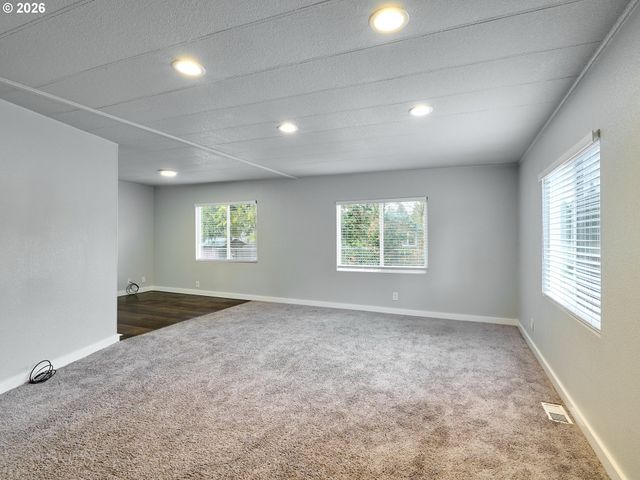 11635 BUNTING Ln Ne, Aurora, OR 97002