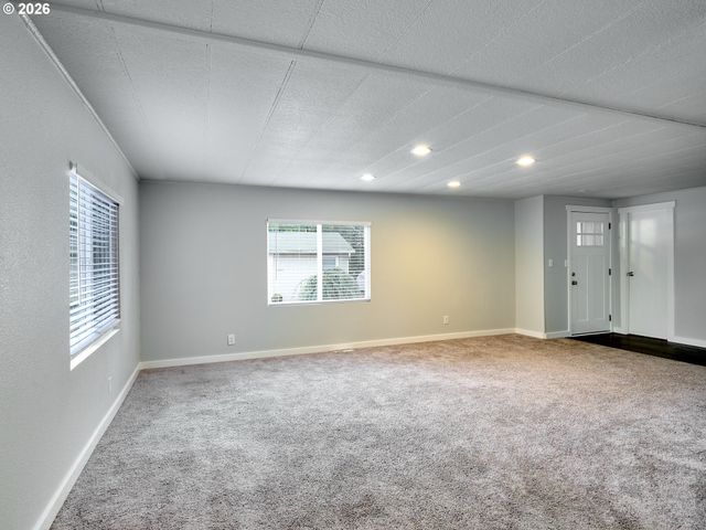 11635 BUNTING Ln Ne, Aurora, OR 97002