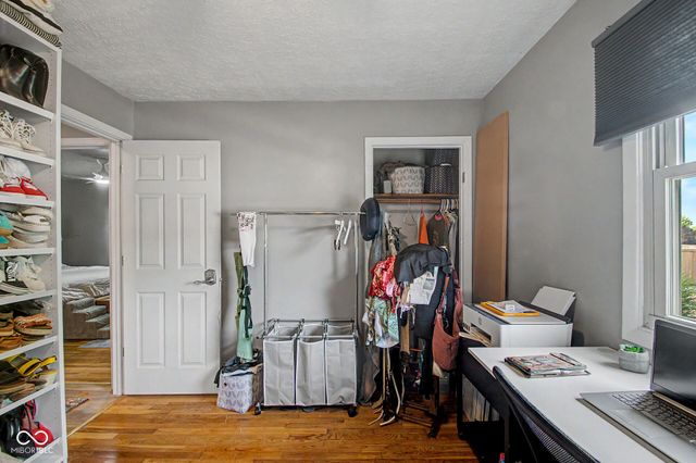 5638 Gray Road, Indianapolis, IN 46237