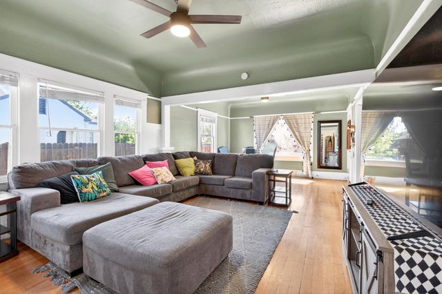 29 W Maple St, Stockton, CA 95204