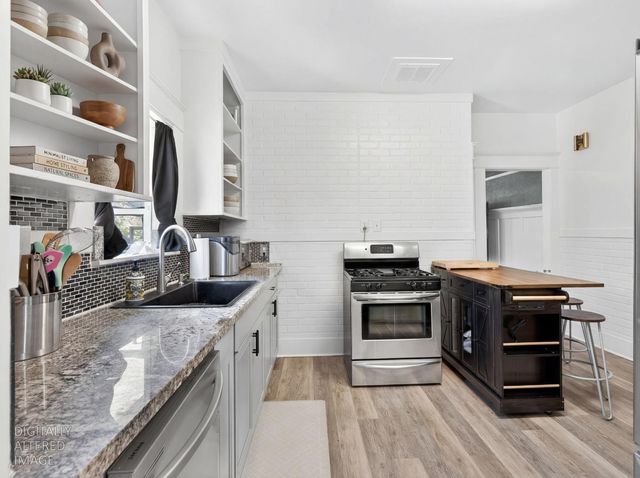 29 W Maple St, Stockton, CA 95204