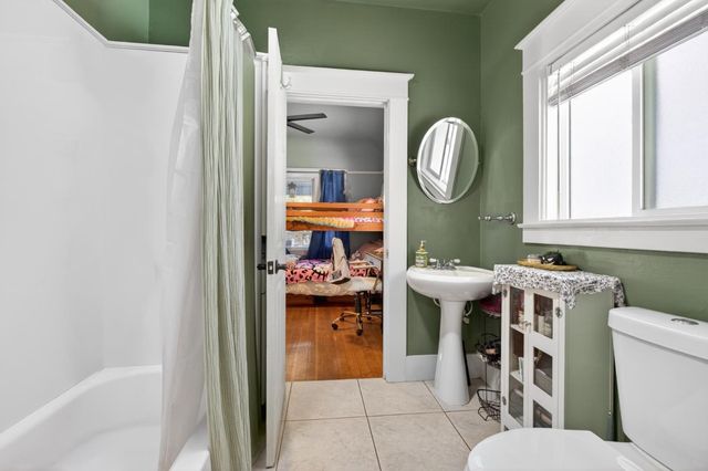 29 W Maple St, Stockton, CA 95204