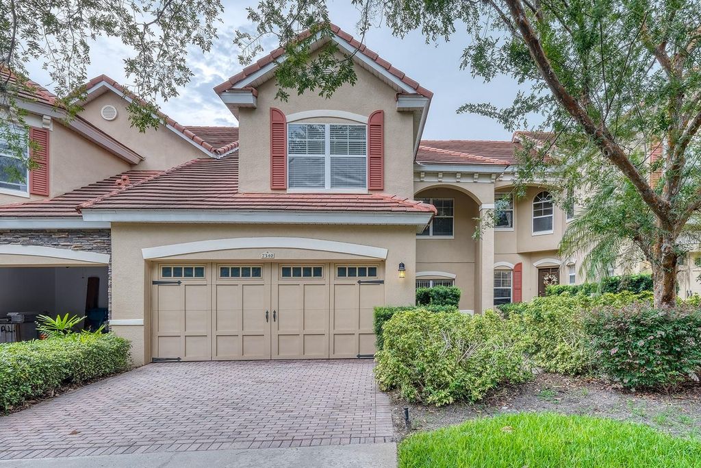 Image 2 of property listing at 7340 REGINA WAY, Orlando, FL 32819
