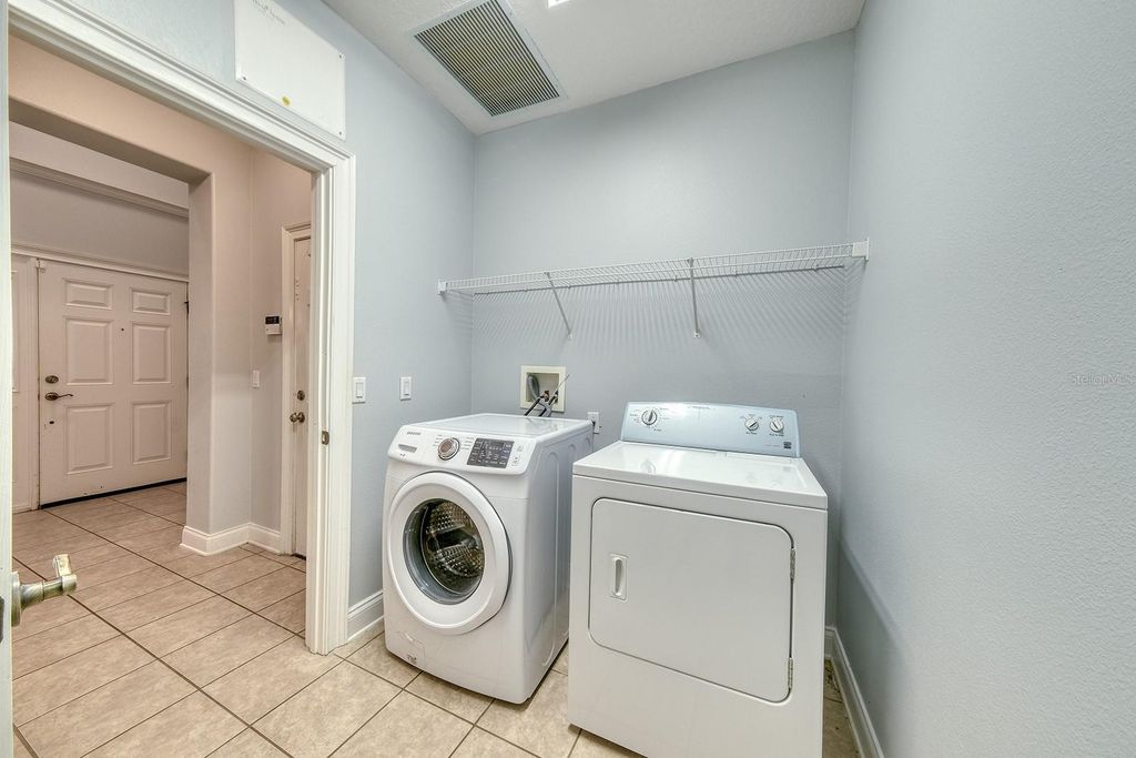 Image 11 of property listing at 7340 REGINA WAY, Orlando, FL 32819