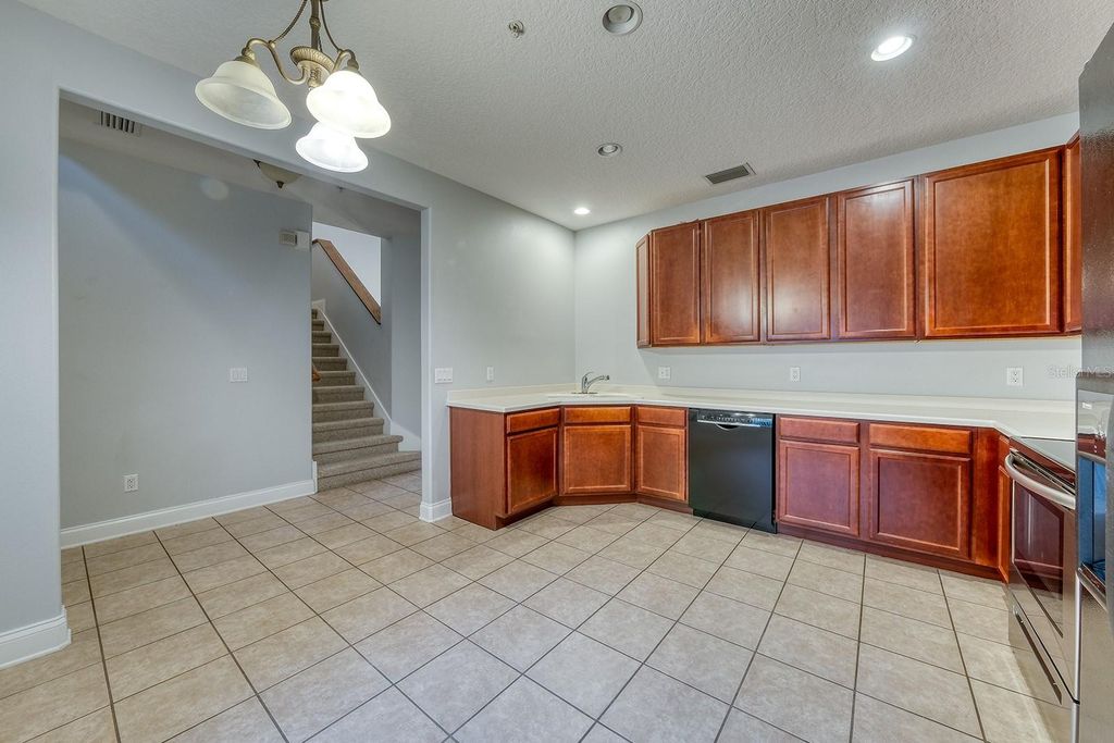 Image 14 of property listing at 7340 REGINA WAY, Orlando, FL 32819