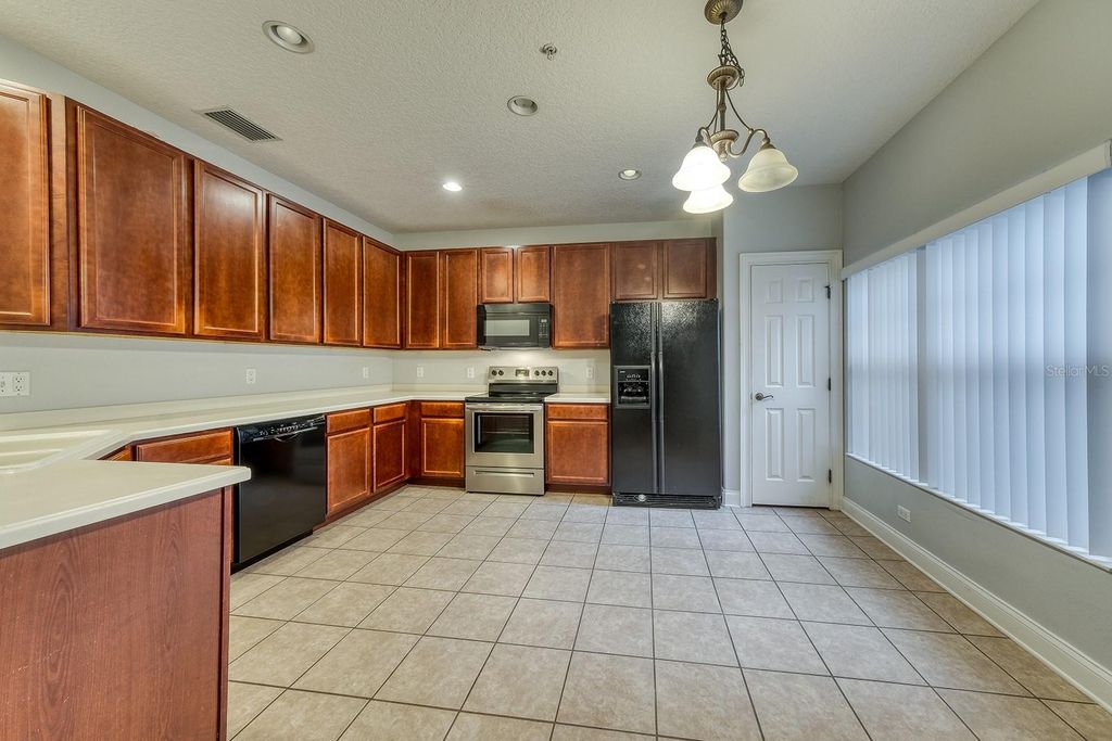 Image 15 of property listing at 7340 REGINA WAY, Orlando, FL 32819