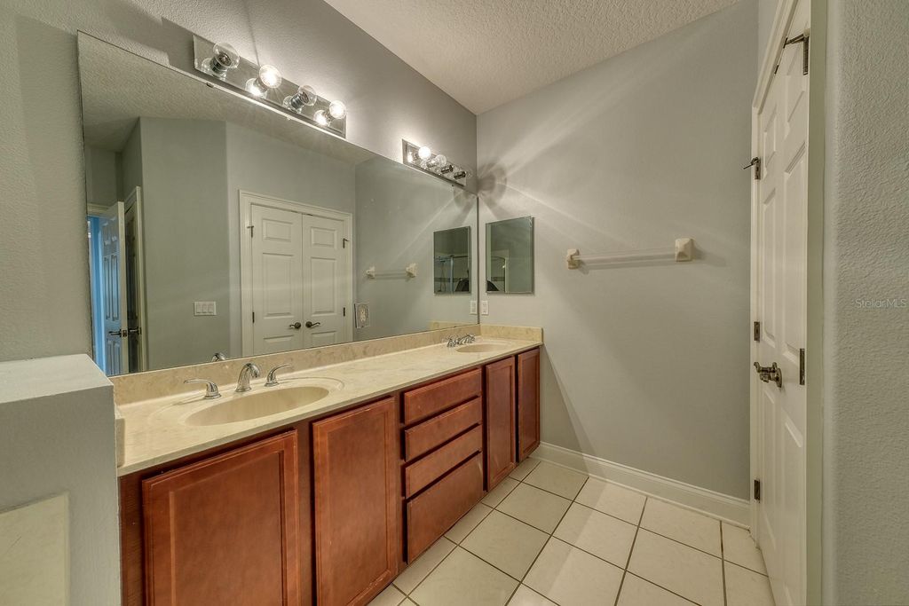 Image 25 of property listing at 7340 REGINA WAY, Orlando, FL 32819