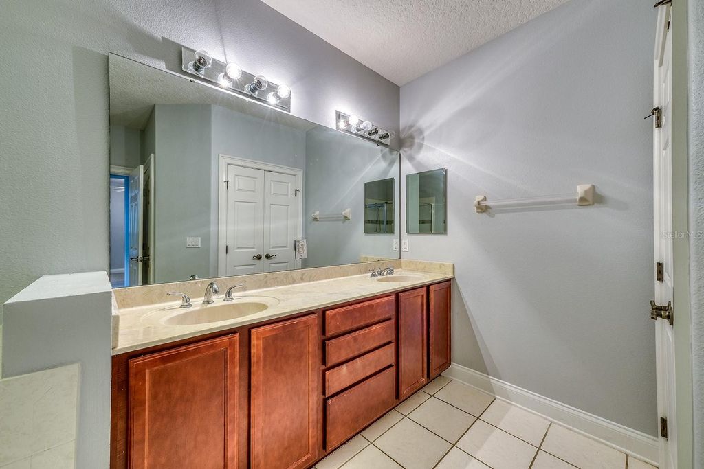 Image 27 of property listing at 7340 REGINA WAY, Orlando, FL 32819