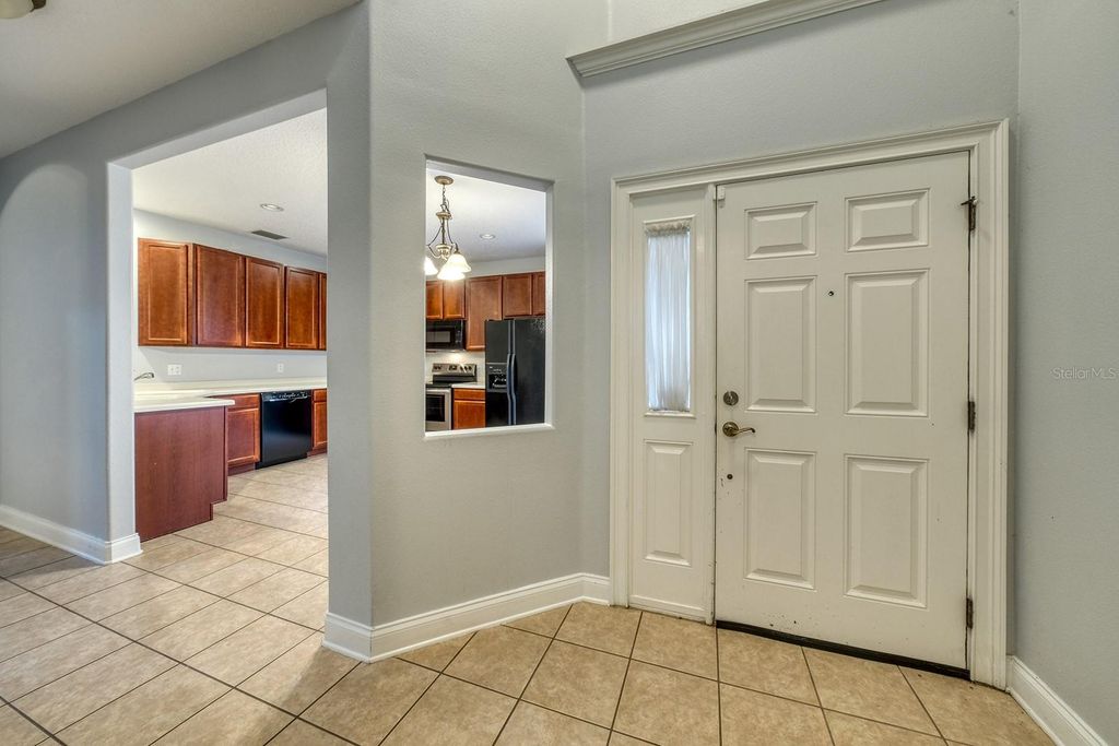 Image 8 of property listing at 7340 REGINA WAY, Orlando, FL 32819