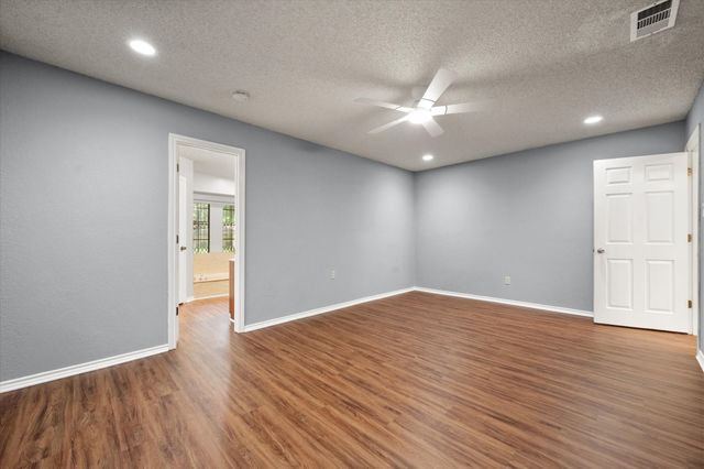 2811 Valparaiso Trail, Arlington, TX 76017