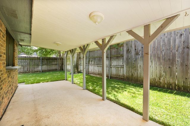 2811 Valparaiso Trail, Arlington, TX 76017