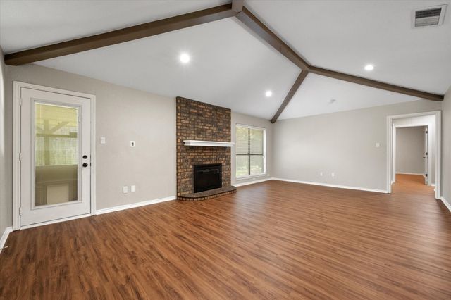 2811 Valparaiso Trail, Arlington, TX 76017