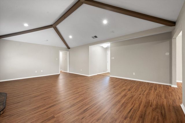 2811 Valparaiso Trail, Arlington, TX 76017