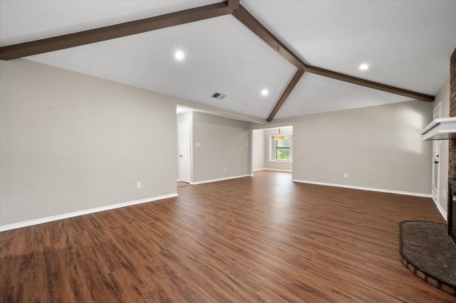 2811 Valparaiso Trail, Arlington, TX 76017