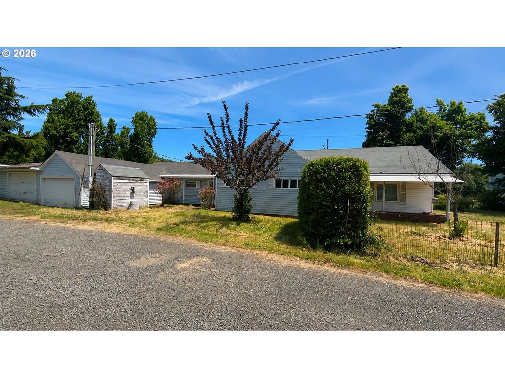 39565 MCKENZIE Hwy, Springfield, OR 97478