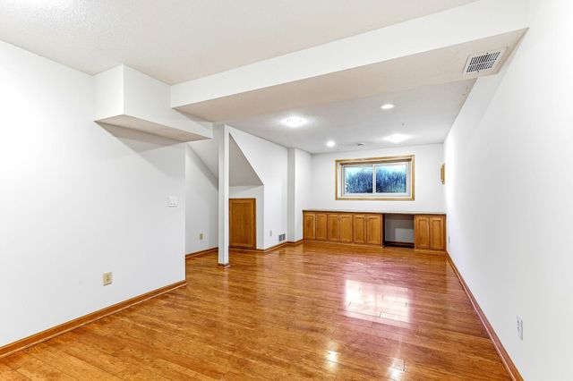 762 Elrene Court, Eagan, MN 55123