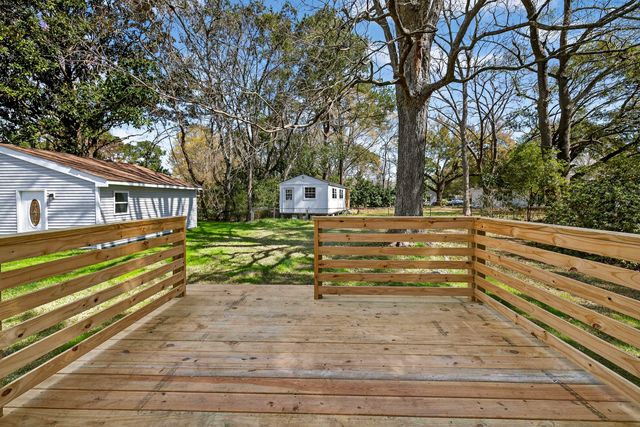 1863 Sandcroft Drive, Charleston, SC 29407