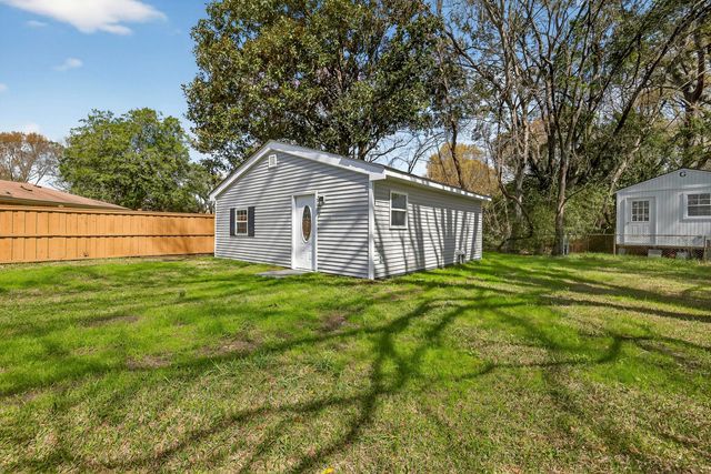 1863 Sandcroft Drive, Charleston, SC 29407