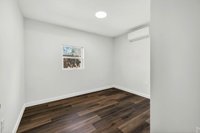 1863 Sandcroft Drive, Charleston, SC 29407